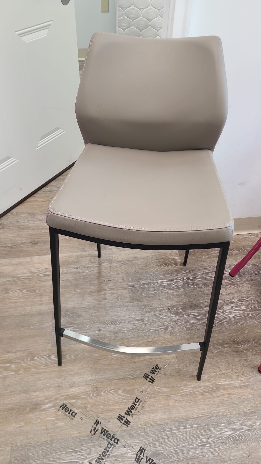 Curve chair (LOCAL PICKUP ONLY)