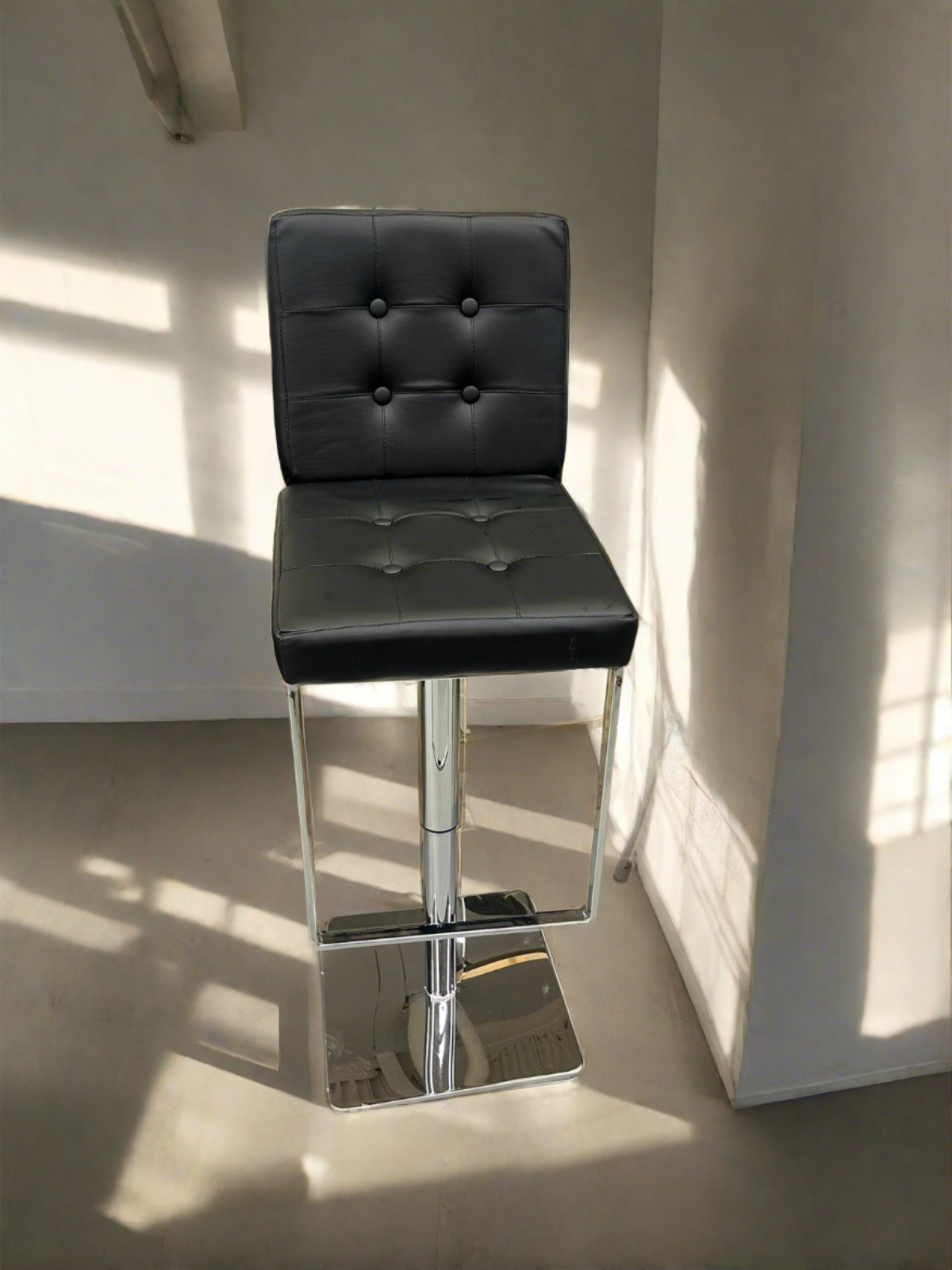 Chrish Adjustable Stool